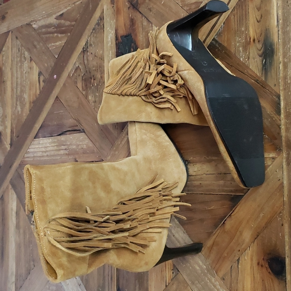 QUALITY leather boots size 8.5